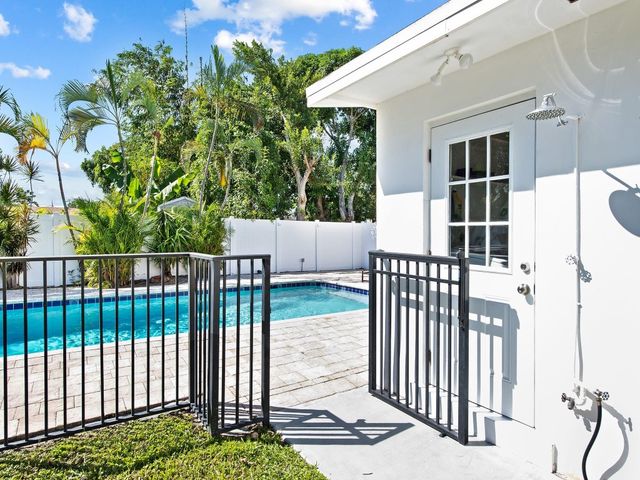 413 NE 25th Avenue, Pompano Beach, FL 33062