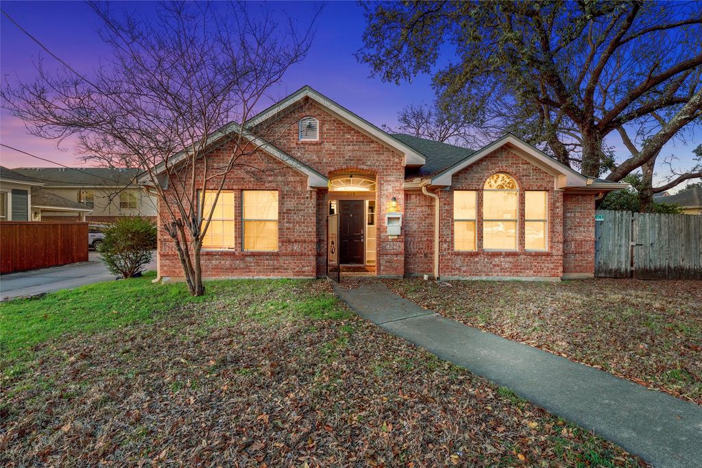 1118 Bagby Avenue, Waco, TX 76706