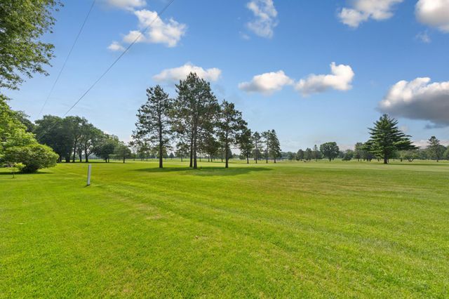 24 Greenhaven Bay, Faribault, MN 55021