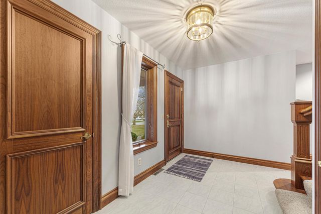 24 Greenhaven Bay, Faribault, MN 55021