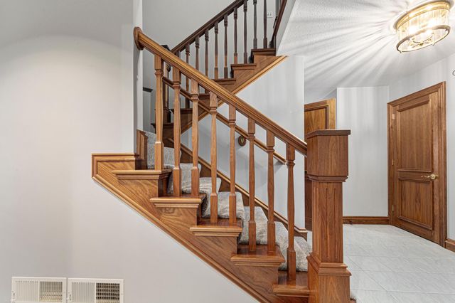 24 Greenhaven Bay, Faribault, MN 55021