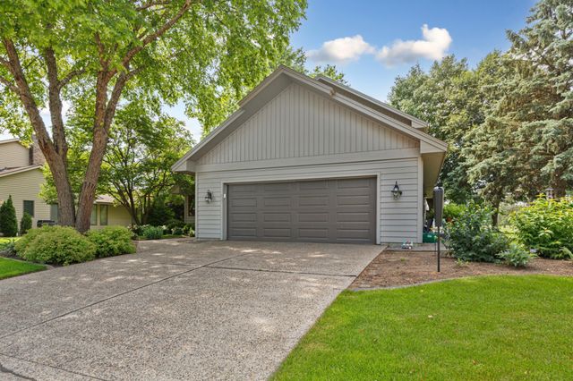 24 Greenhaven Bay, Faribault, MN 55021