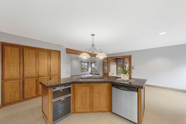 24 Greenhaven Bay, Faribault, MN 55021