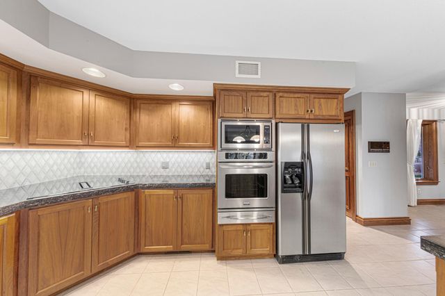 24 Greenhaven Bay, Faribault, MN 55021