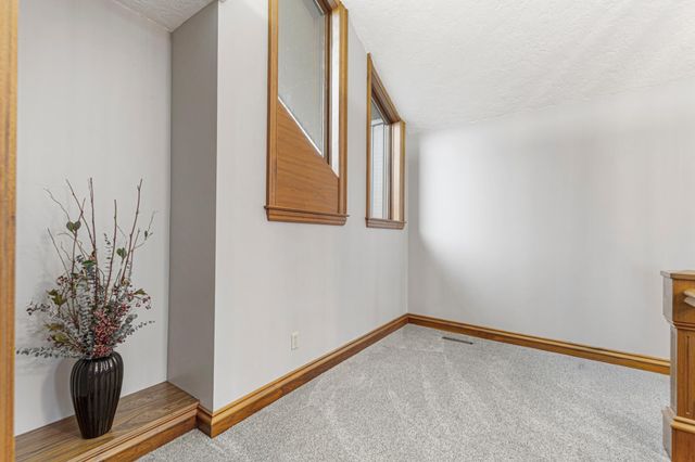 24 Greenhaven Bay, Faribault, MN 55021