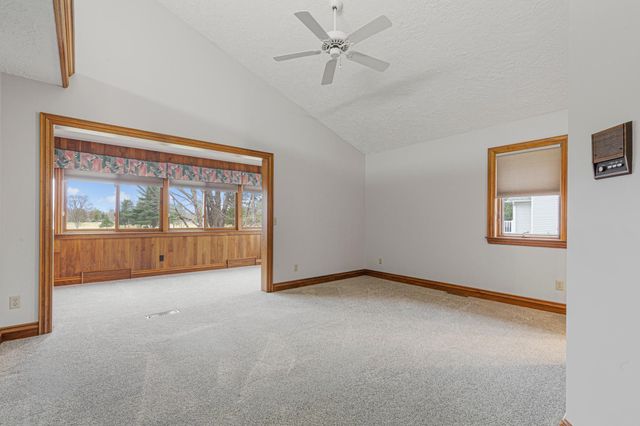 24 Greenhaven Bay, Faribault, MN 55021