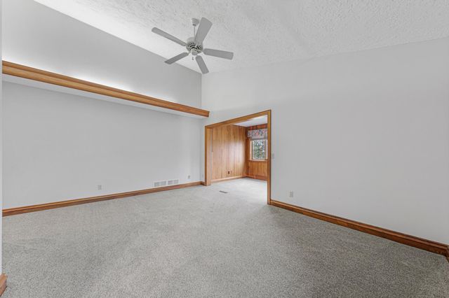 24 Greenhaven Bay, Faribault, MN 55021