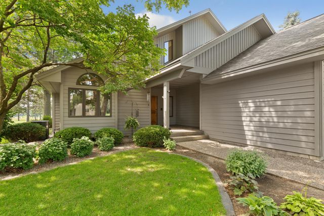 24 Greenhaven Bay, Faribault, MN 55021