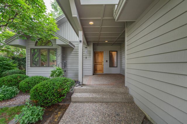 24 Greenhaven Bay, Faribault, MN 55021