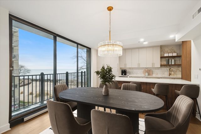 1420 Sheridan Road 3i, Wilmette, IL 60091