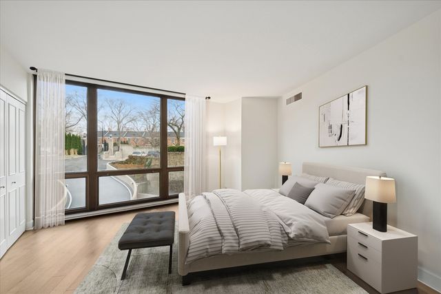 1420 Sheridan Road 3i, Wilmette, IL 60091