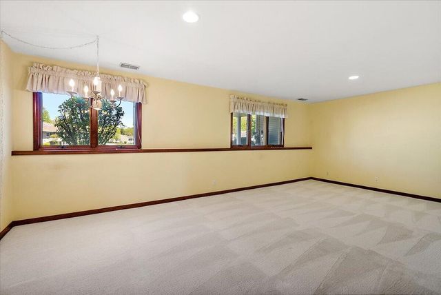 846 Claremont Court, Laketown Twp, MI 49423