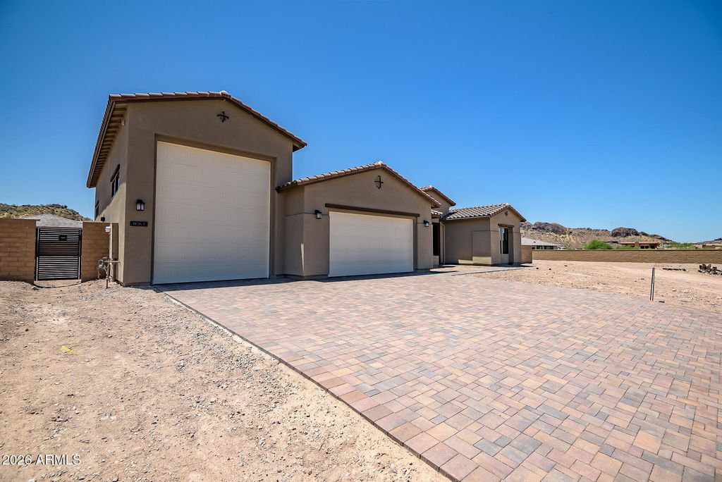 11063 E RIO BRAVO Road, Gold Canyon, AZ 85118 — photo 2