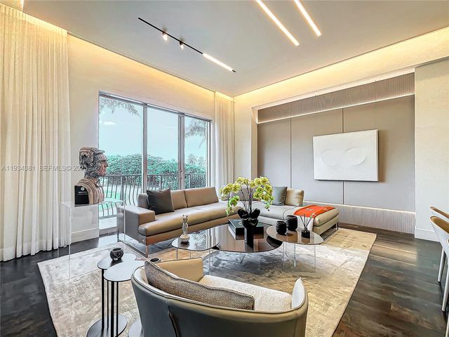 3501 N Ocean Dr V5, Hollywood, FL 33019