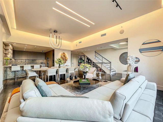 3501 N Ocean Dr V5, Hollywood, FL 33019