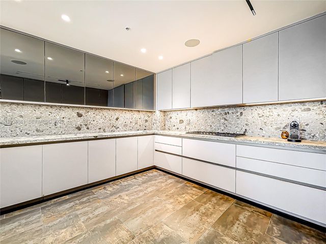 3501 N Ocean Dr V5, Hollywood, FL 33019