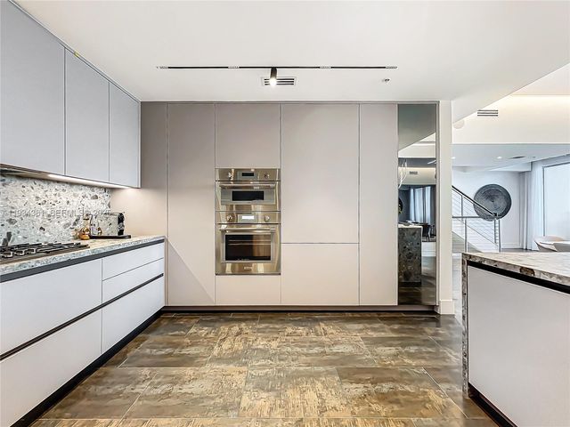 3501 N Ocean Dr V5, Hollywood, FL 33019