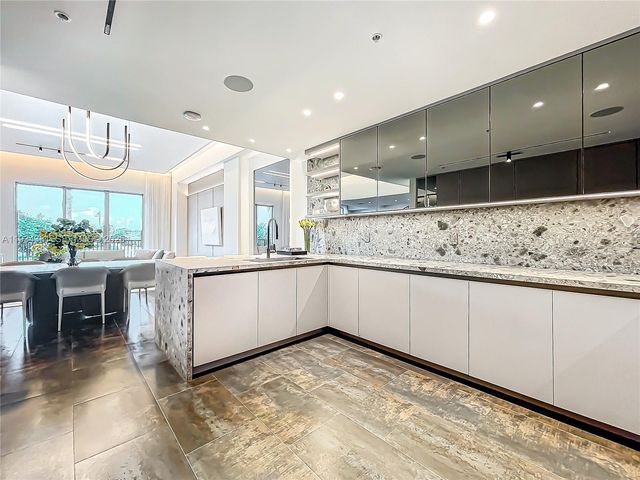 3501 N Ocean Dr V5, Hollywood, FL 33019