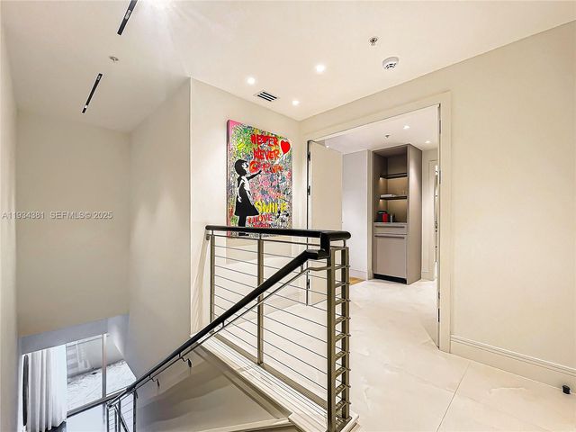 3501 N Ocean Dr V5, Hollywood, FL 33019