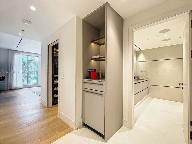 3501 N Ocean Dr V5, Hollywood, FL 33019