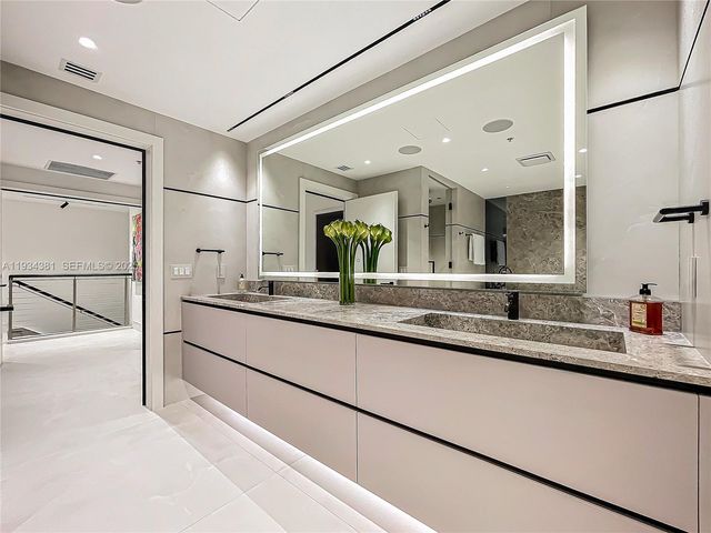 3501 N Ocean Dr V5, Hollywood, FL 33019