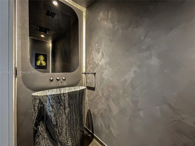 3501 N Ocean Dr V5, Hollywood, FL 33019