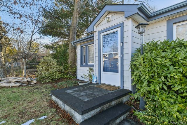 60 Green Avenue, Patchogue, NY 11772