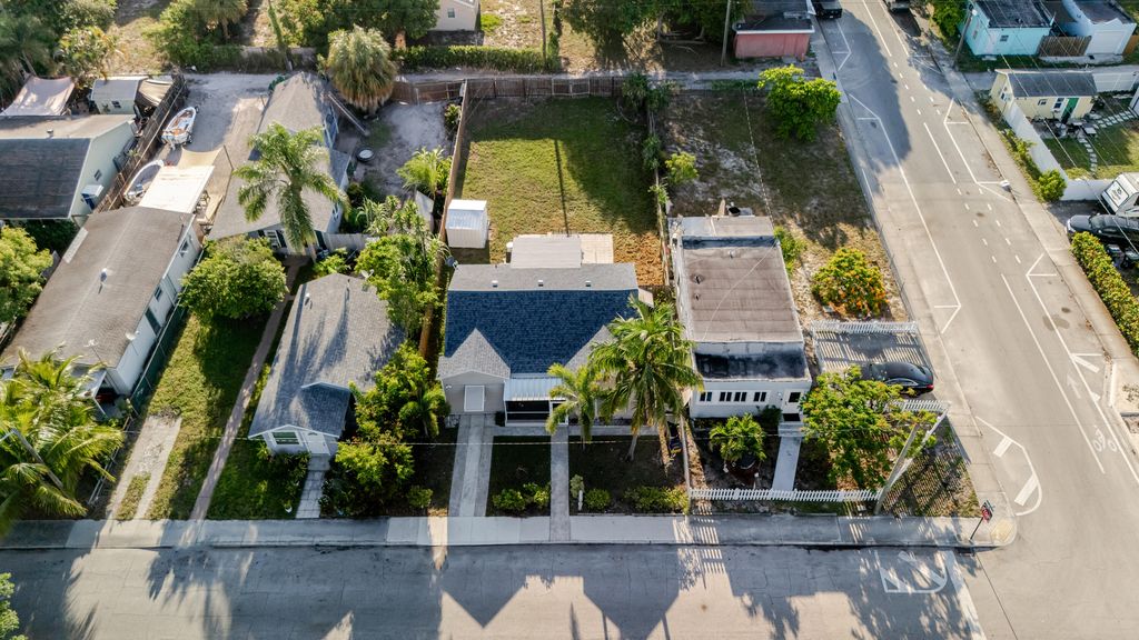 206 N E Street, Lake Worth Beach, FL 33460