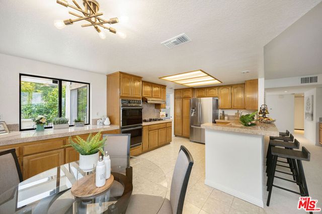 2736 Whitechapel Place, Thousand Oaks, CA 91362