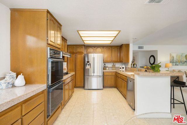 2736 Whitechapel Place, Thousand Oaks, CA 91362