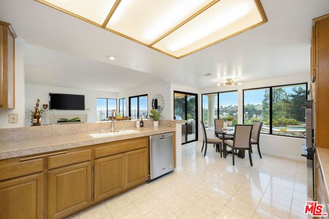 2736 Whitechapel Place, Thousand Oaks, CA 91362