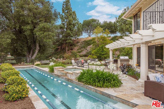 2736 Whitechapel Place, Thousand Oaks, CA 91362