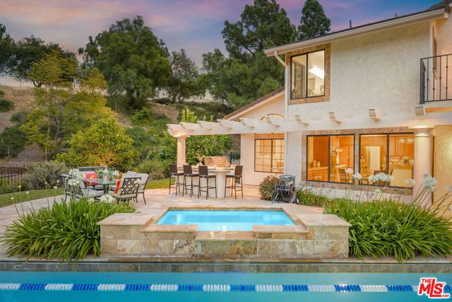 2736 Whitechapel Place, Thousand Oaks, CA 91362