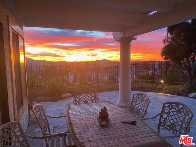 2736 Whitechapel Place, Thousand Oaks, CA 91362
