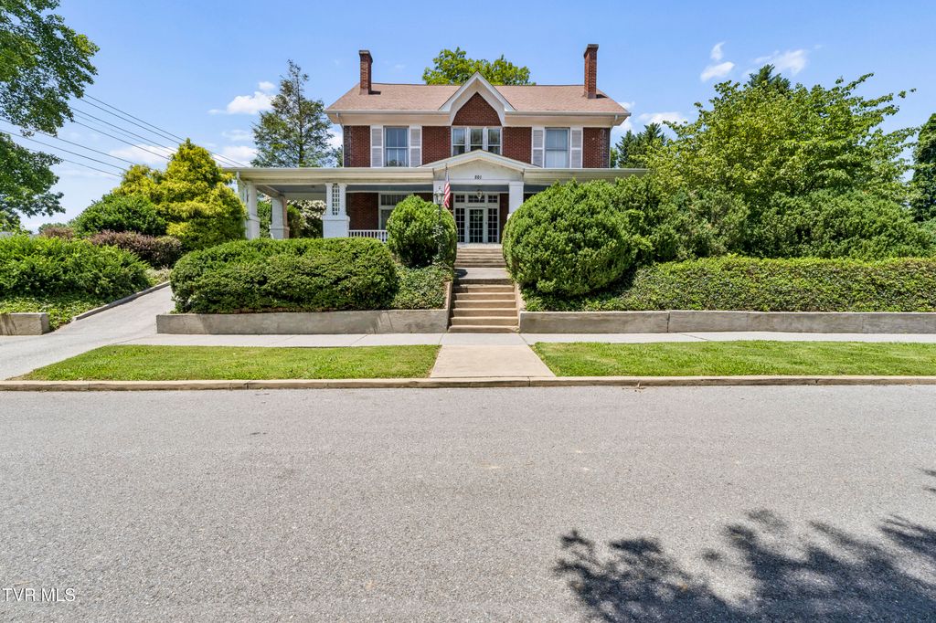 201 East 9th Avenue, Johnson City, TN 37601