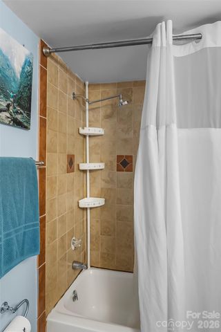 66 Adams Street, Asheville, NC 28801