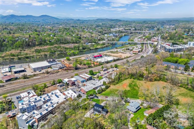 66 Adams Street, Asheville, NC 28801