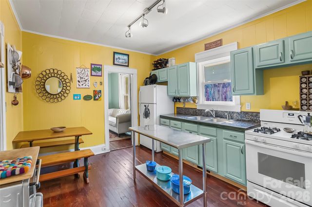 66 Adams Street, Asheville, NC 28801