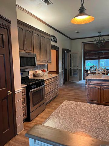 7425 Sullivan Rd, Greenwell Springs, LA 70739