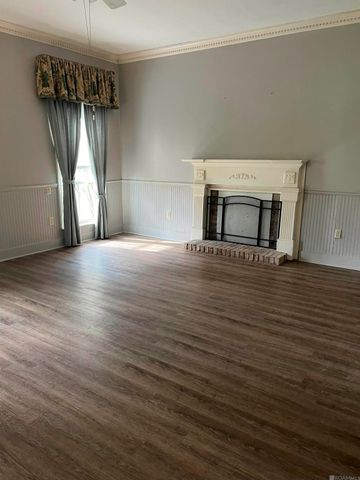 7425 Sullivan Rd, Greenwell Springs, LA 70739