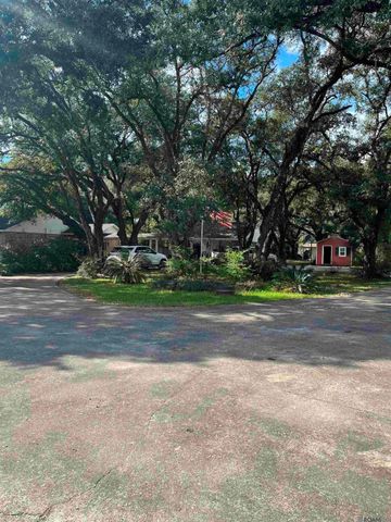 7425 Sullivan Rd, Greenwell Springs, LA 70739