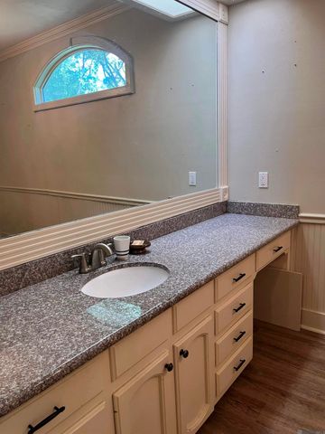 7425 Sullivan Rd, Greenwell Springs, LA 70739