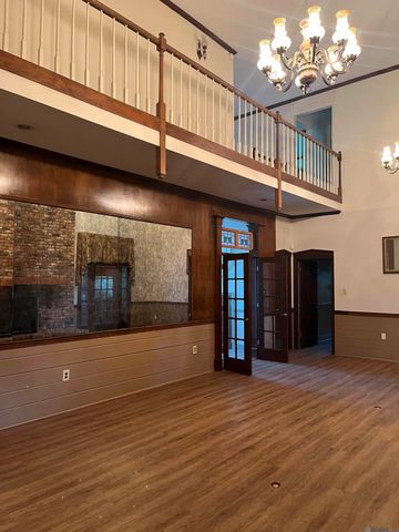 7425 Sullivan Rd, Greenwell Springs, LA 70739