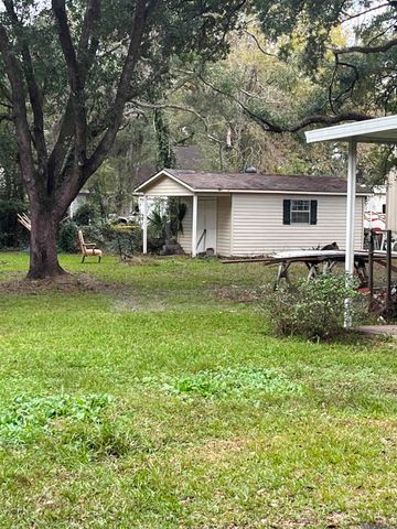 7425 Sullivan Rd, Greenwell Springs, LA 70739