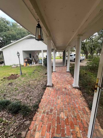 7425 Sullivan Rd, Greenwell Springs, LA 70739