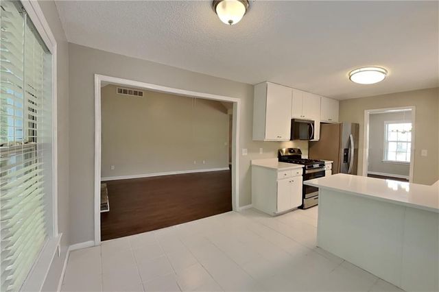 3059 Vineyard Way SE, Smyrna, GA 30082