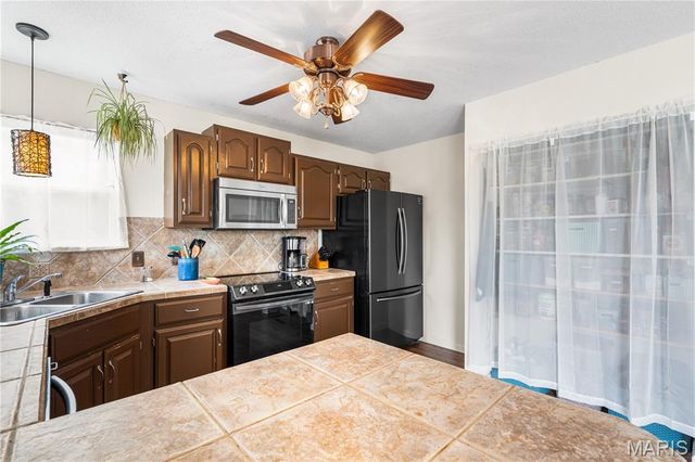 506 Great Plains Drive, House Springs, MO 63051