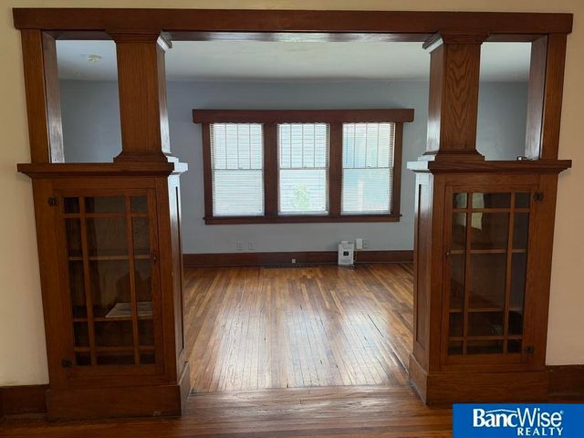 211 S 29th Street, Lincoln, NE 68510