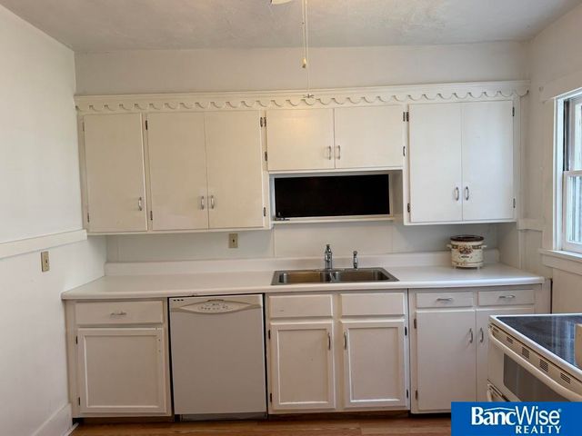 211 S 29th Street, Lincoln, NE 68510