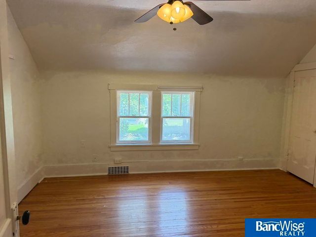 211 S 29th Street, Lincoln, NE 68510